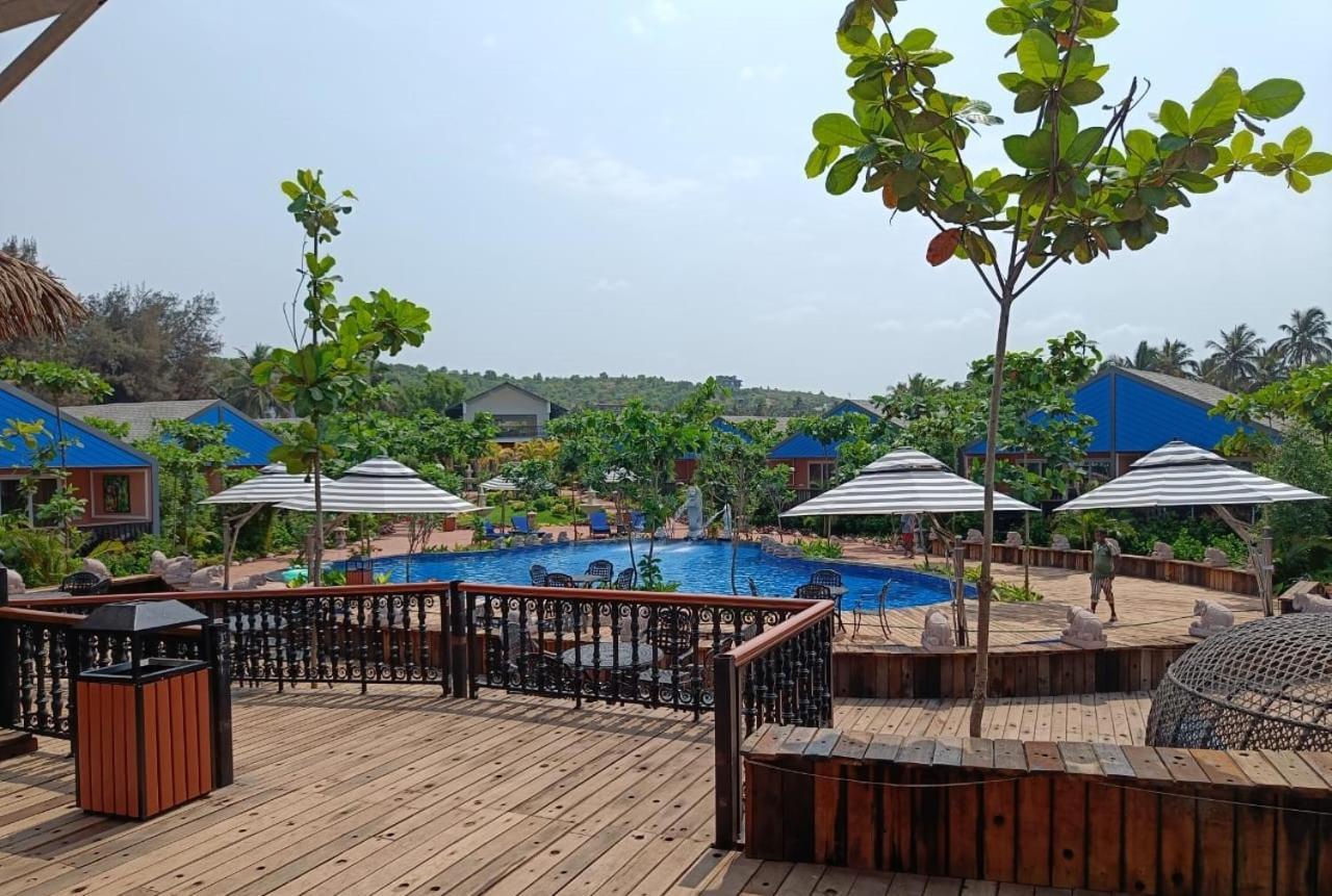 Mayfair On Sea, Morjim Beach, Goa Hotel Buitenkant foto